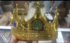 Kids Plastic King Crown — view 2