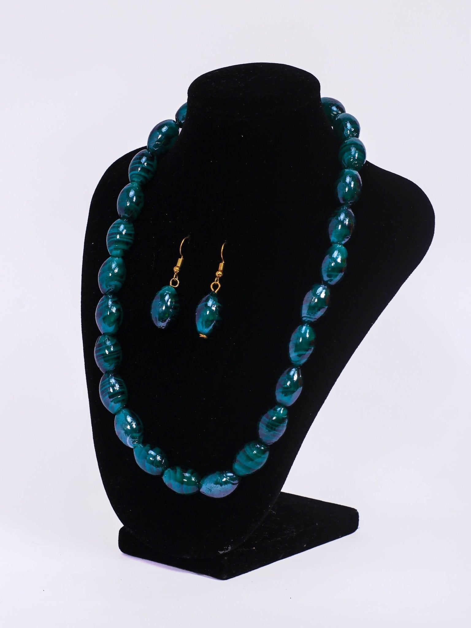 Klewisia Closet Shiny Pearls Necklace Jewellery - Green — view 2