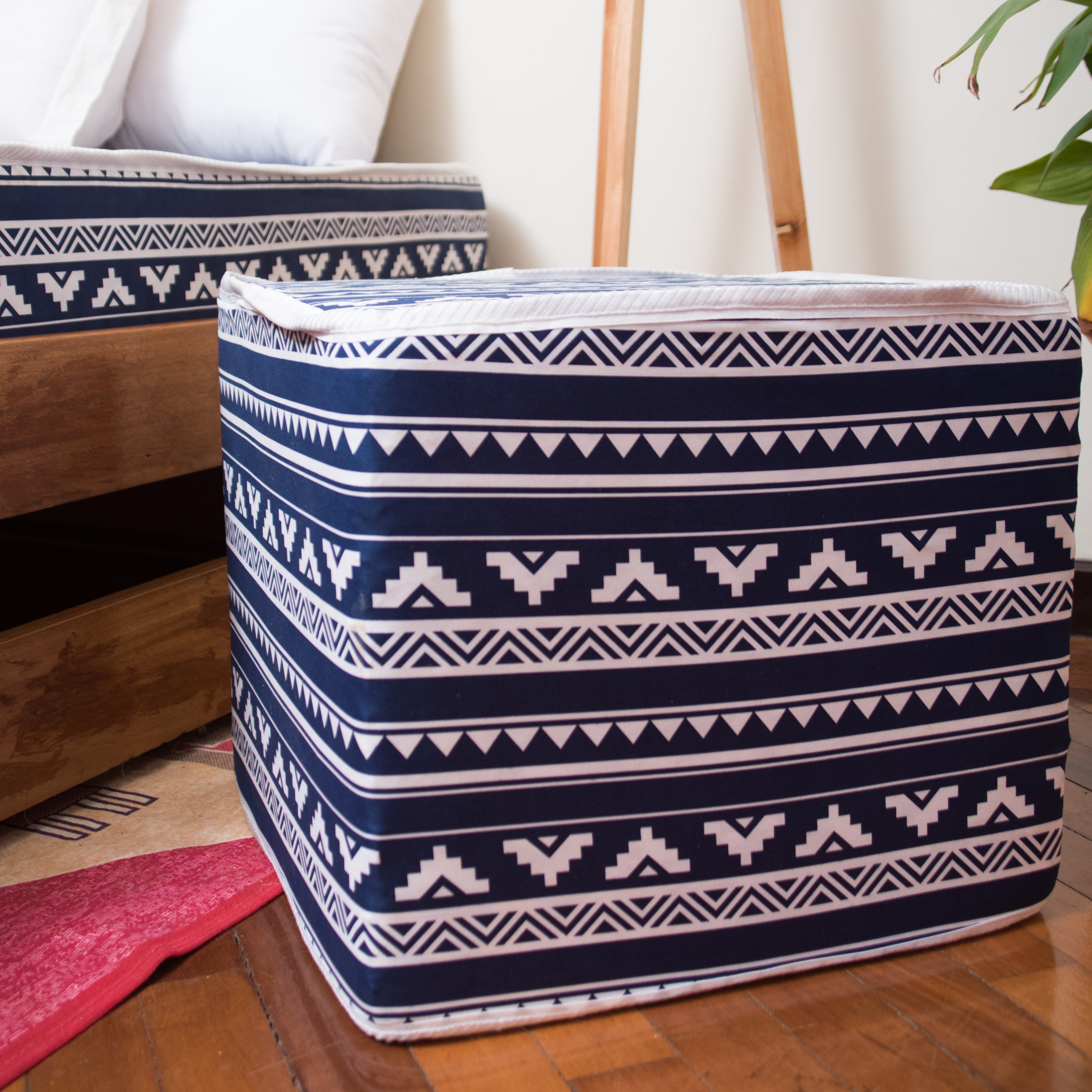 Pouffe — view 2