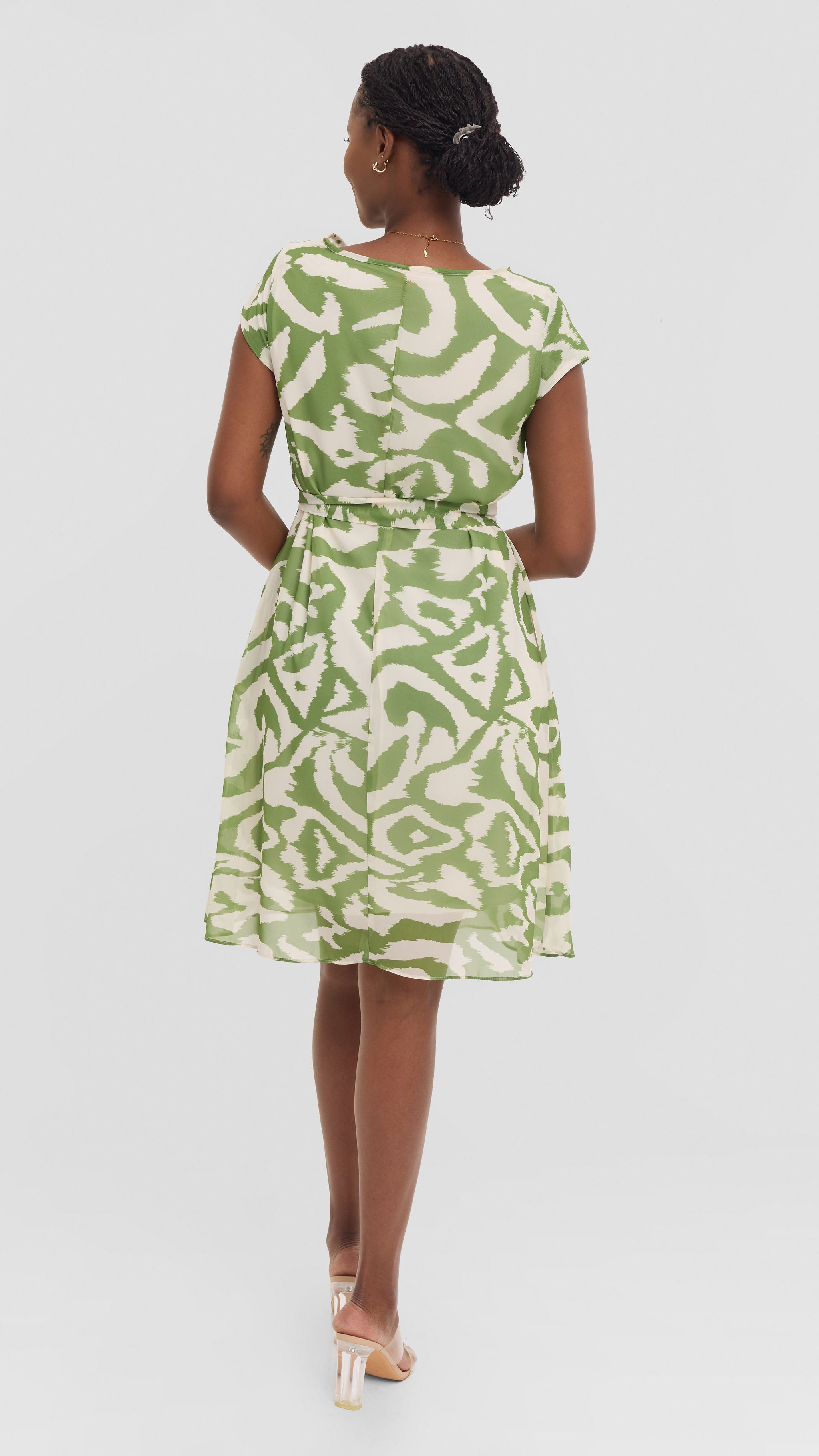 Vivo Basic Knee Length Dress in Chiffon - Light Green / Cream Print — view 3