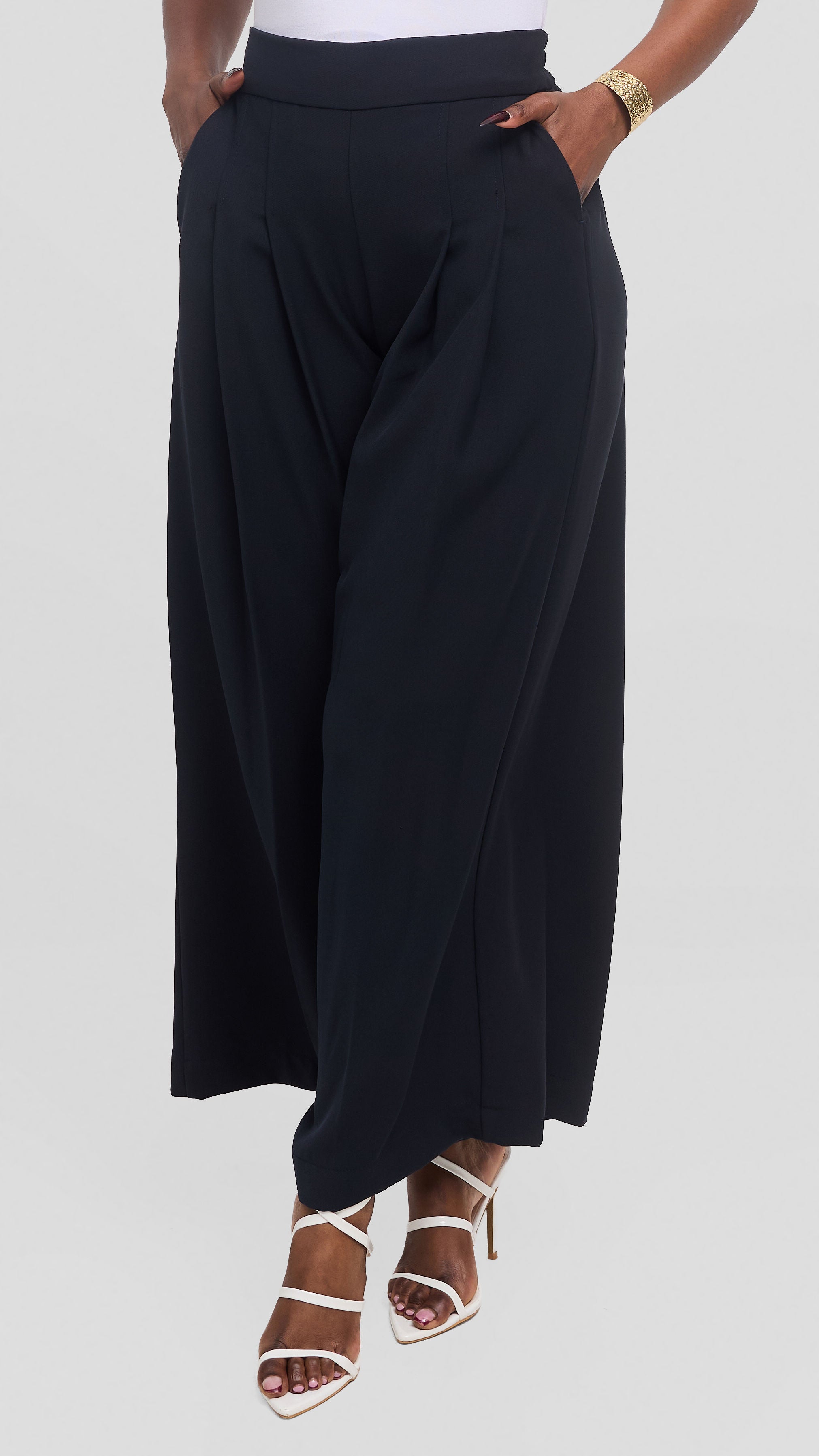 Vivo Pleated Palazzo Pants in Twill - Dark Navy — view 2